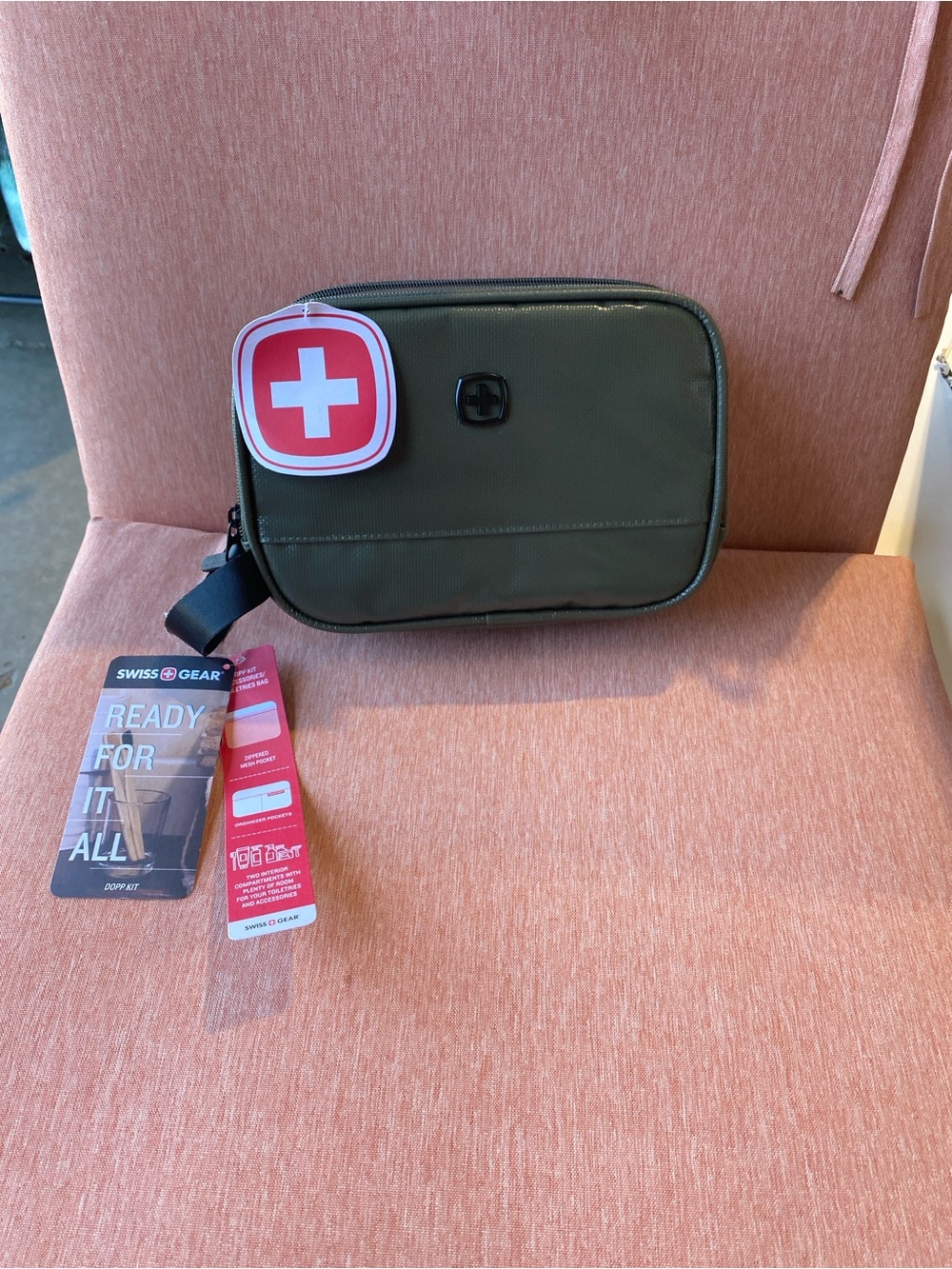 SwissGear Olive Green Men’s Compact Crossbody Bag. New